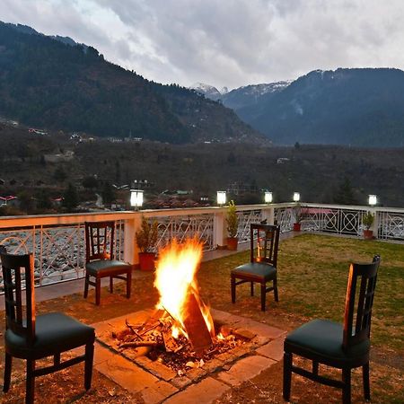 Mastiff Grand Manali Resort エクステリア 写真