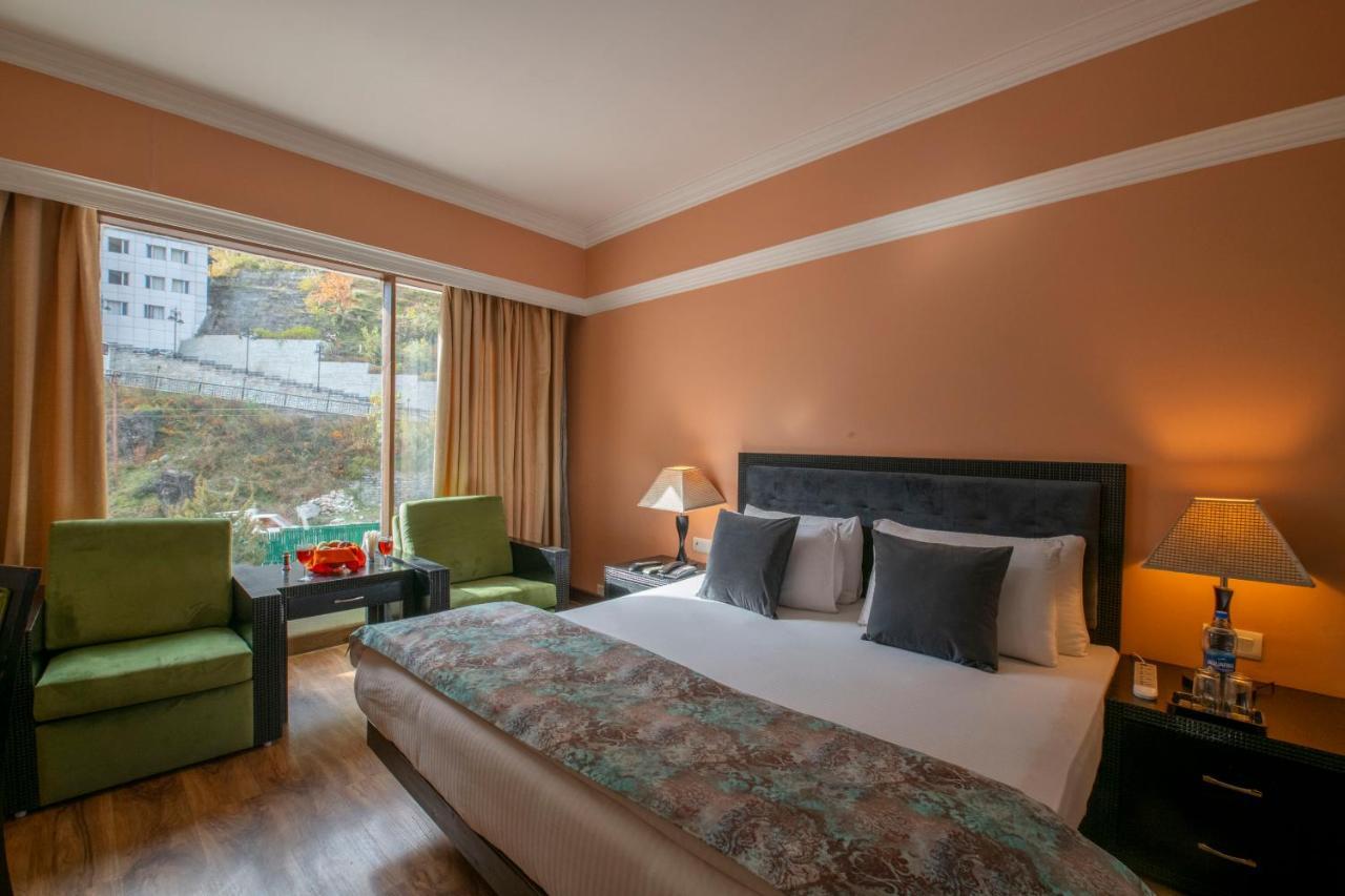 Mastiff Grand Manali Resort エクステリア 写真