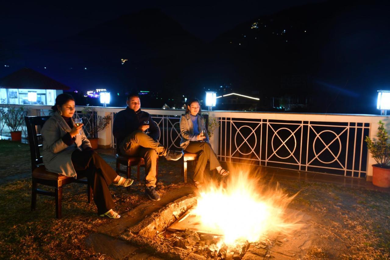 Mastiff Grand Manali Resort エクステリア 写真